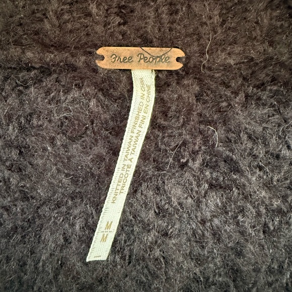 Free People V-neck sweater in black size M GUC - Picture 4 of 12